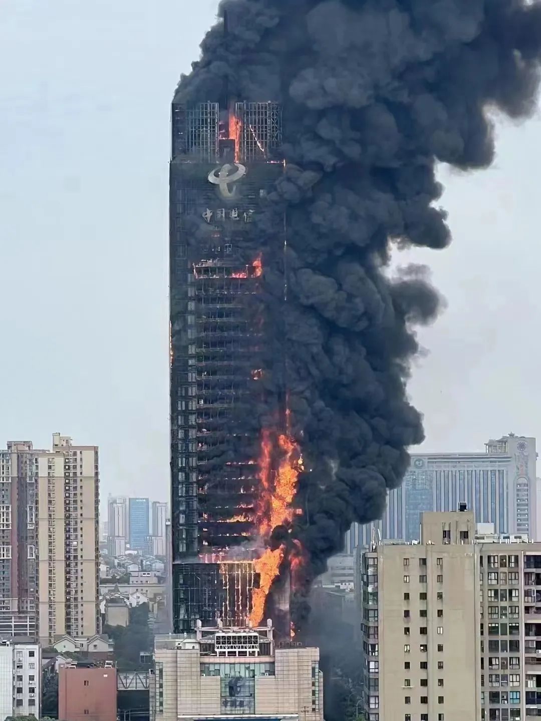 突發！長沙電信大樓發生火災